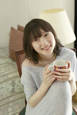 被几个人摁住玩弄隐私作文