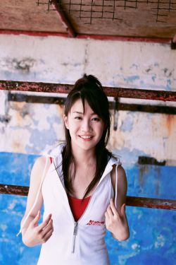 莜绮爱